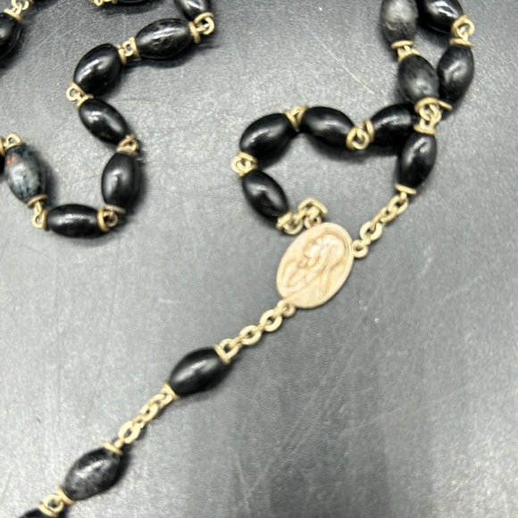 Rosary beads & extra Cross - Picture 4 of 4